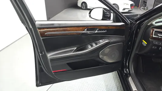 Genesis EQ900 5.0 GDI AWD 2017 24