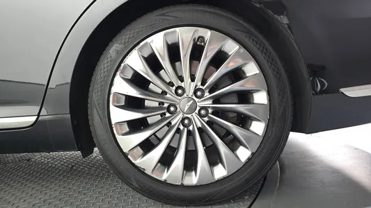Genesis EQ900 5.0 GDI AWD 2017 21