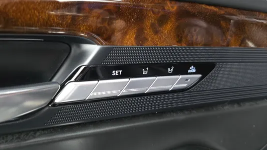 Genesis EQ900 5.0 GDI AWD 2017 31
