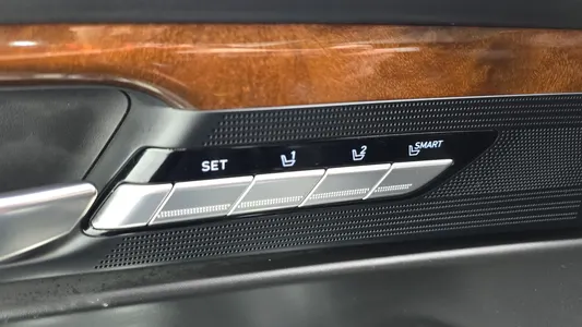 Genesis EQ900 5.0 GDI AWD 2017 38