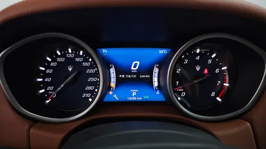 Maserati 기블리 3.0 2020 8