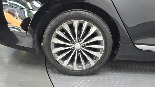 Hyundai Grandeur HG HG240 2013 28