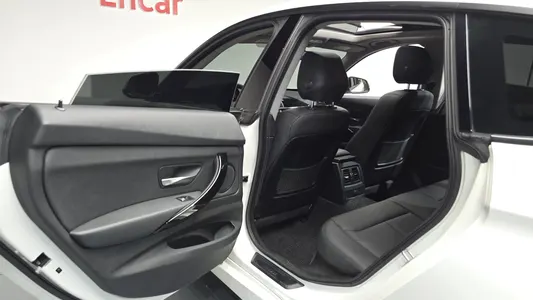 BMW 3 Series GT (F34) GT 320d 2018 26