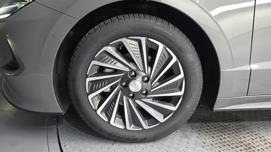 Hyundai (DN8) 2022 5