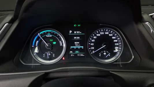 Hyundai (DN8) 2022 8
