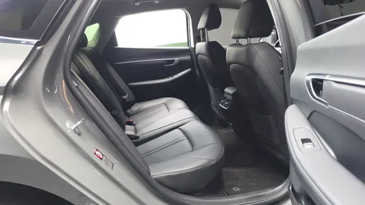 Hyundai (DN8) 2022 12