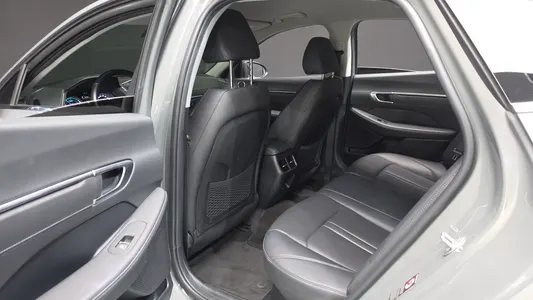 Hyundai (DN8) 2022 26