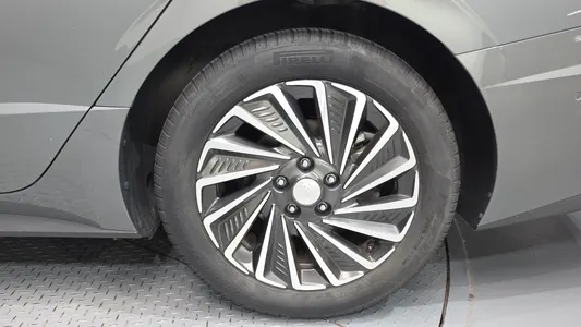 Hyundai (DN8) 2022 21