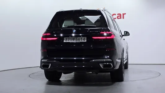 BMW X7 (G07) xDrive 40i M 6 2025 4