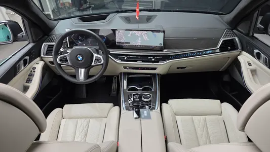 BMW X7 (G07) xDrive 40i M 6 2025 7