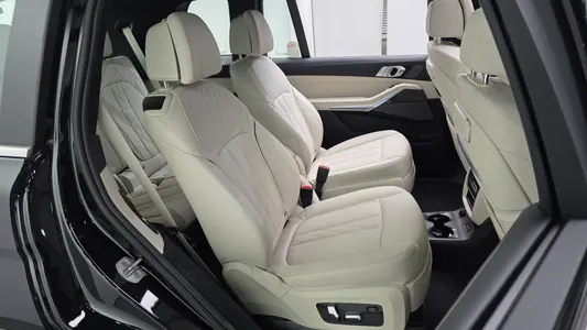 BMW X7 (G07) xDrive 40i M 6 2025 11