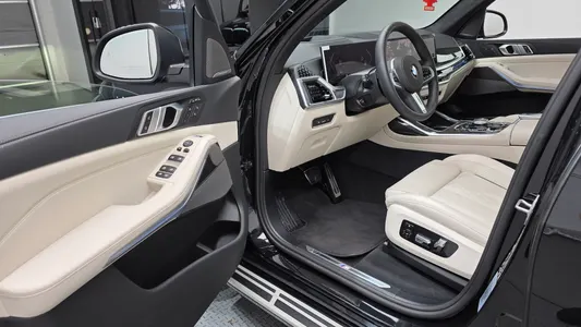 BMW X7 (G07) xDrive 40i M 6 2025 10