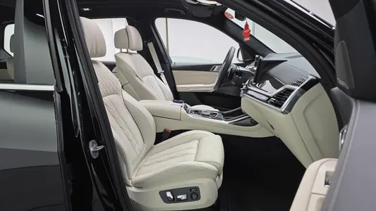 BMW X7 (G07) xDrive 40i M 6 2025 26