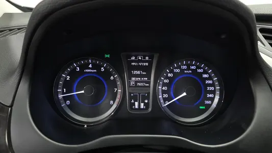 Hyundai Grandeur HG HG240 2015 8