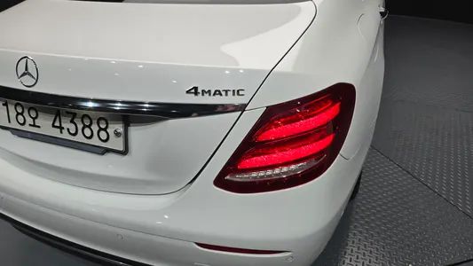 Mercedes-Benz E-Class W213 E300 2018 23