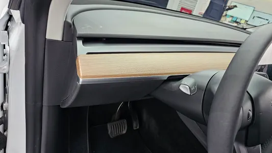 Tesla Y AWD 2021 31
