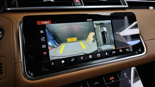 Land Rover 레인지로버 벨라 3.0 D300 R- HSE 2019 15