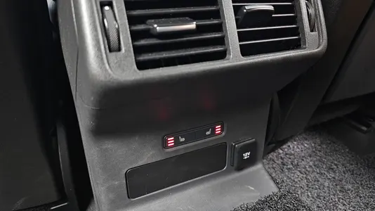 Land Rover 레인지로버 벨라 3.0 D300 R- HSE 2019 19