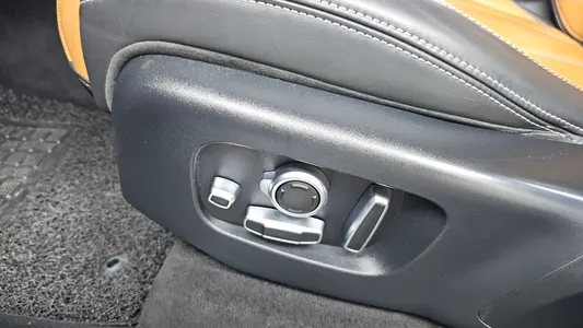 Land Rover 레인지로버 벨라 3.0 D300 R- HSE 2019 31
