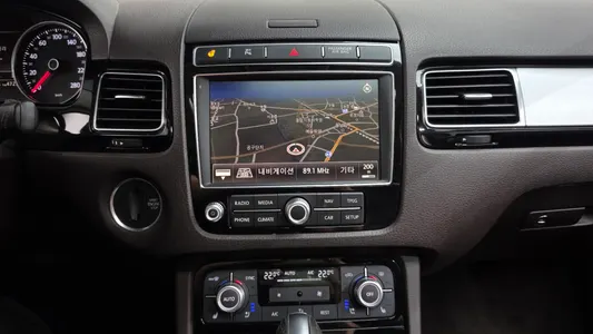 Volkswagen 투아렉 V6 3.0 TDI 2015 14