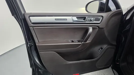 Volkswagen 투아렉 V6 3.0 TDI 2015 24