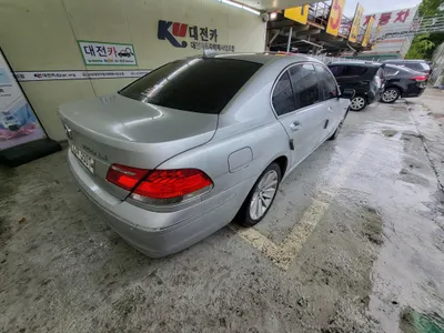 BMW 7 Series (E65) 740Li 2008 6