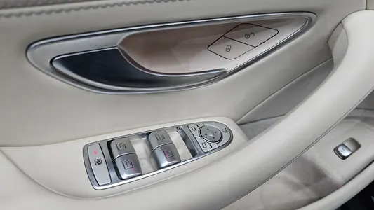 Mercedes-Benz AMG GT 4 43 4MATIC+ 2023 13