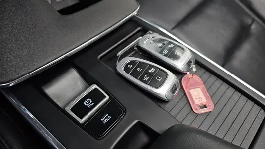 Hyundai IG 3.0 LPi () 2021 16