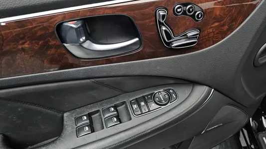 Hyundai () VS380 2013 18