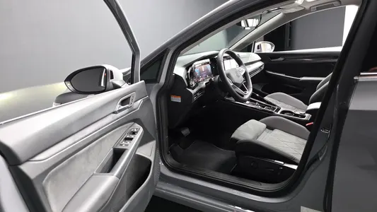 Volkswagen 8 2.0 TDI 2024 10