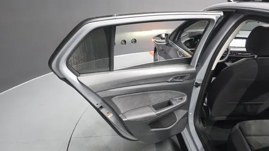 Volkswagen 8 2.0 TDI 2024 26