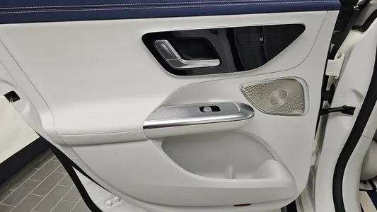Mercedes-Benz EQE V295 EQE53 AMG 4MATIC+ 2023 25