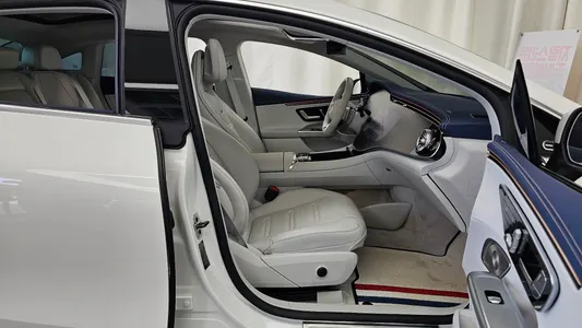 Mercedes-Benz EQE V295 EQE53 AMG 4MATIC+ 2023 26