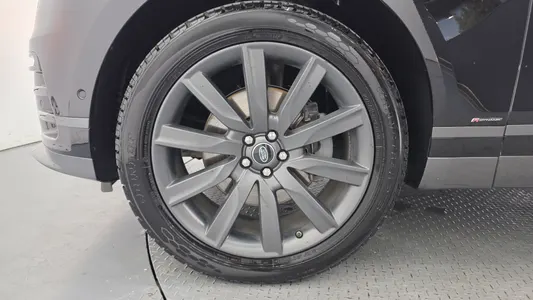 Land Rover 레인지로버 벨라 3.0 D300 R- HSE 2018 5