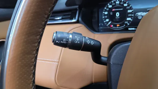 Land Rover 레인지로버 벨라 3.0 D300 R- HSE 2018 28