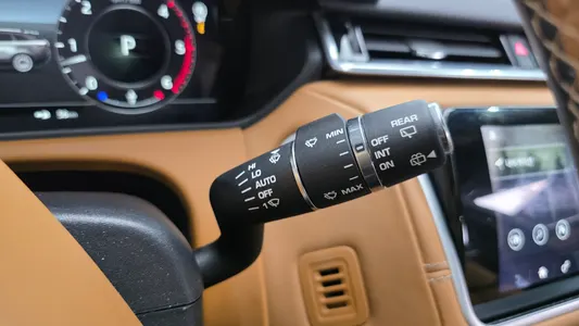 Land Rover 레인지로버 벨라 3.0 D300 R- HSE 2018 29