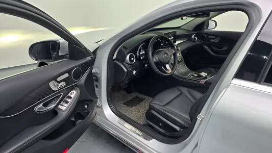 Mercedes-Benz C-Class W205 C200 2018 11