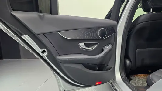 Mercedes-Benz C-Class W205 C200 2018 25