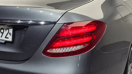 Mercedes-Benz E-Class W213 E300 2019 23