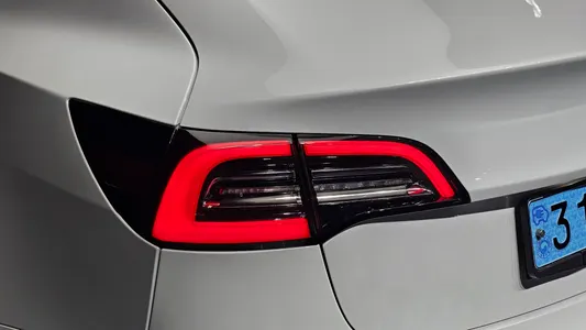 Tesla 3 AWD 2022 24