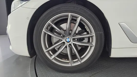 BMW 5 Series (G30) 520d xDrive M 2019 5