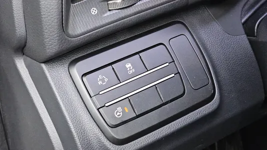 KG Mobility Tivoli VX 2WD 2017 14