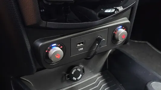 KG Mobility Tivoli VX 2WD 2017 17