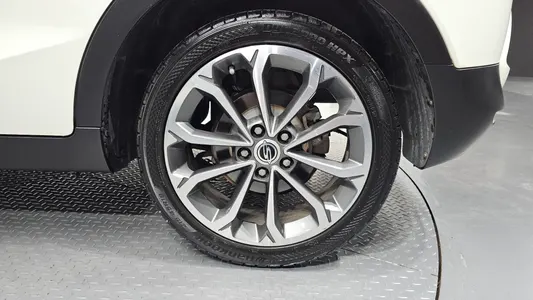KG Mobility Tivoli VX 2WD 2017 22