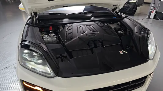 Porsche (PO536) 4.0 GTS 2025 6