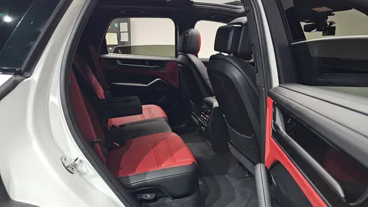 Porsche (PO536) 4.0 GTS 2025 11