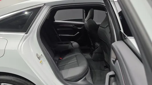 Audi A6 (C9) 40 TDI S Line 2026 12