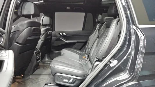 BMW X7 (G07) xDrive 40i M 7 2026 26