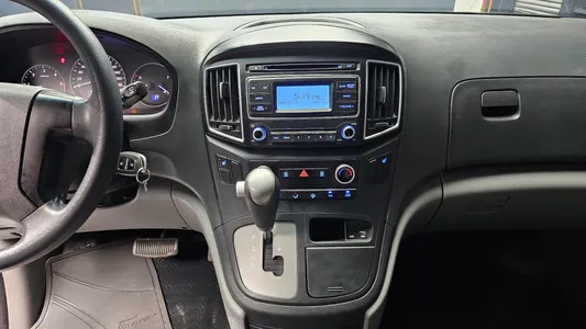 Hyundai Grand Starex 3 2016 13