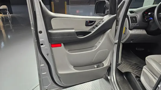 Hyundai Grand Starex 3 2016 25